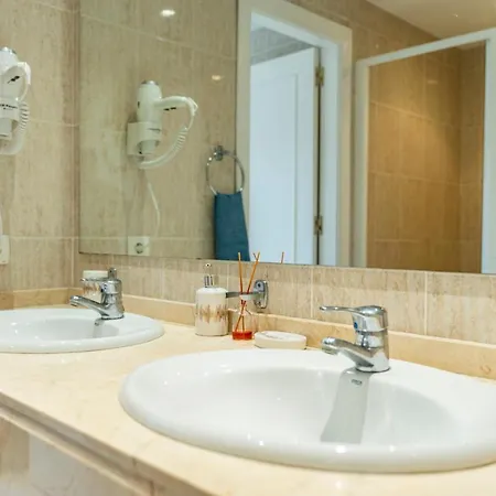 Familiar En Complejo Con Piscina - Bel Air 28 *