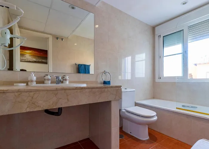 Familiar En Complejo Con Piscina - Bel Air 28 * 에스테포나